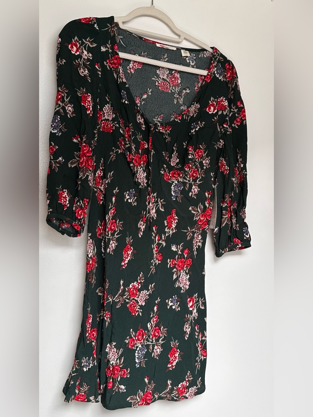 Levi’s Women’s Green Floral Tie-Neck Dress with Red Rose Print